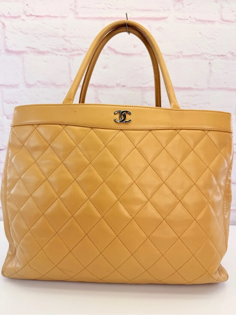 CHANEL authentic tote